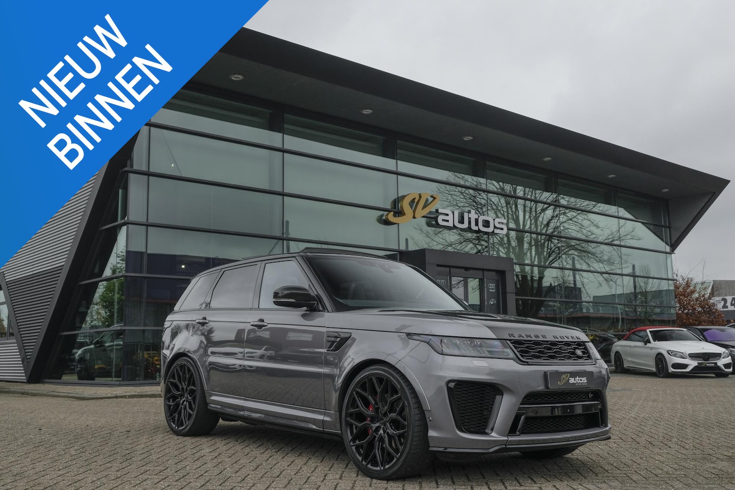 Land Rover Range Rover Sport - P575 SVR 575pk Panoramadak *BTW* Carbon pakket Head-up Softclose 24" LMV Vossen - AutoWereld.nl