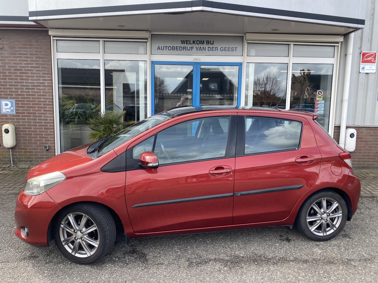 Toyota Yaris - 1.3 VVT-i Dynamic Panorama dak - AutoWereld.nl