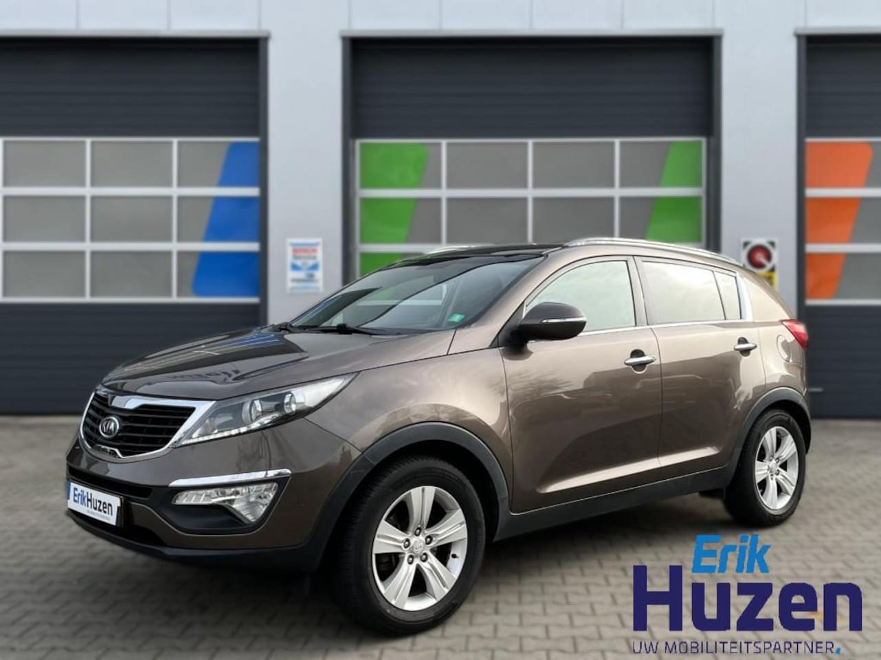 Kia Sportage - 2.0 X-ECUTIVE PLUS / APK / Cruise control / Parkeersensoren / Trekhaak - AutoWereld.nl