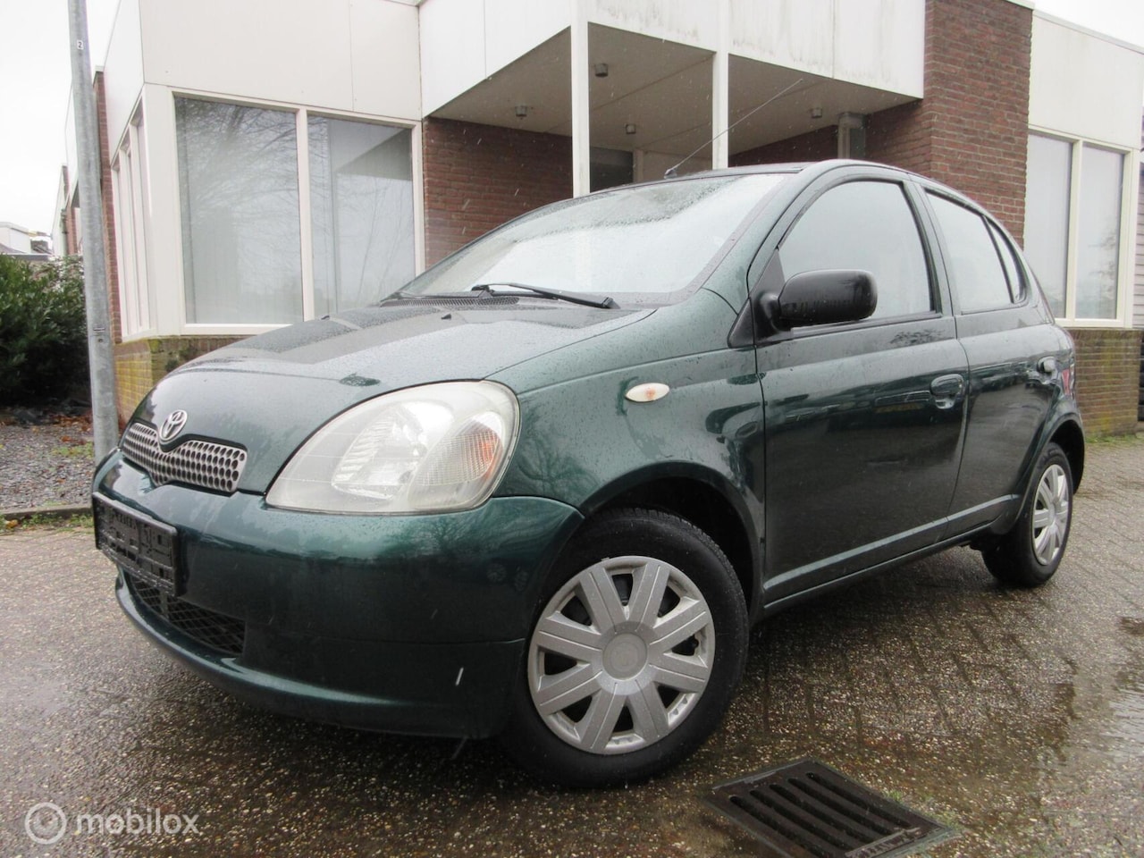 Toyota Yaris - 1.3 / Exportprijs €1.450 / NL prijs €1.750 - AutoWereld.nl