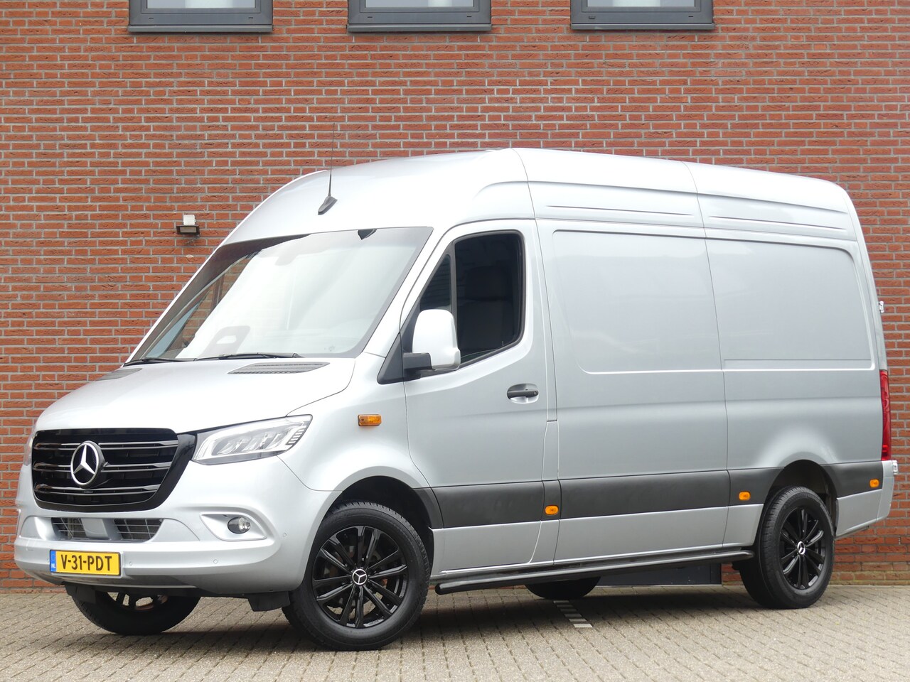 Mercedes-Benz Sprinter - 317 CDI L2H2 LED/Camera/PDC/Navigatie - AutoWereld.nl