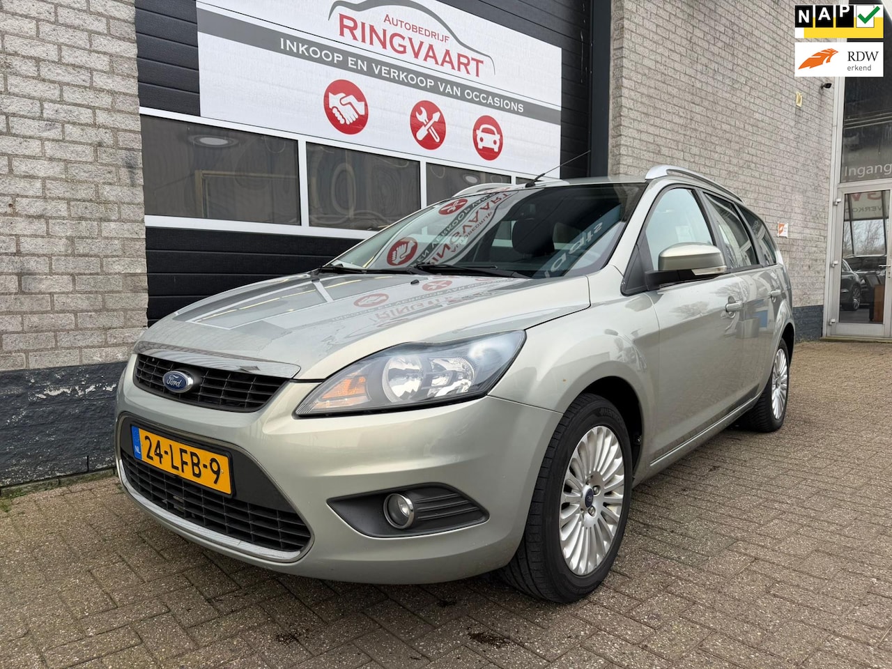 Ford Focus Wagon - 1.8 Limited Met 1 JAAR APK - AutoWereld.nl