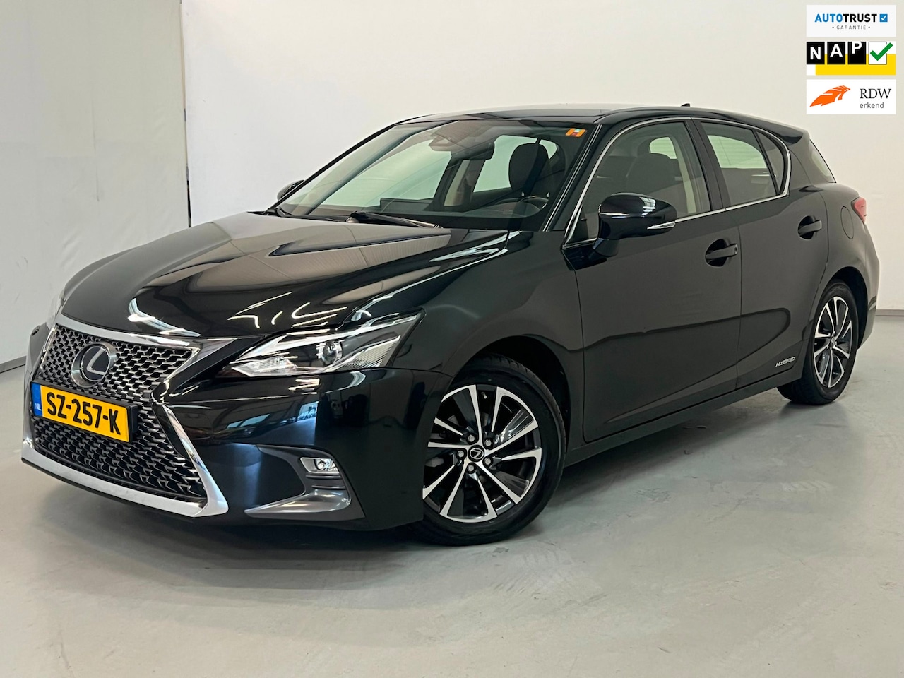 Lexus CT 200h - NL-auto / Camera / Navi / Xenon / DAB / Clima - AutoWereld.nl