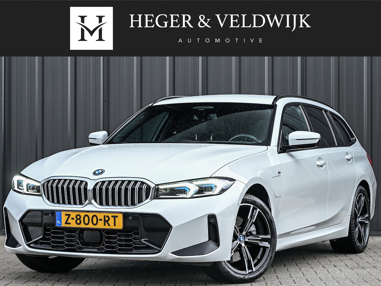 BMW 3-serie Touring - 330e xDrive M-Sport | Comfort access | Trekhaak | Adaptive led | Driving assistant prof. | - AutoWereld.nl