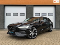 Volvo V60 - 2.0 B3 Momentum Leder Navi Camera Black