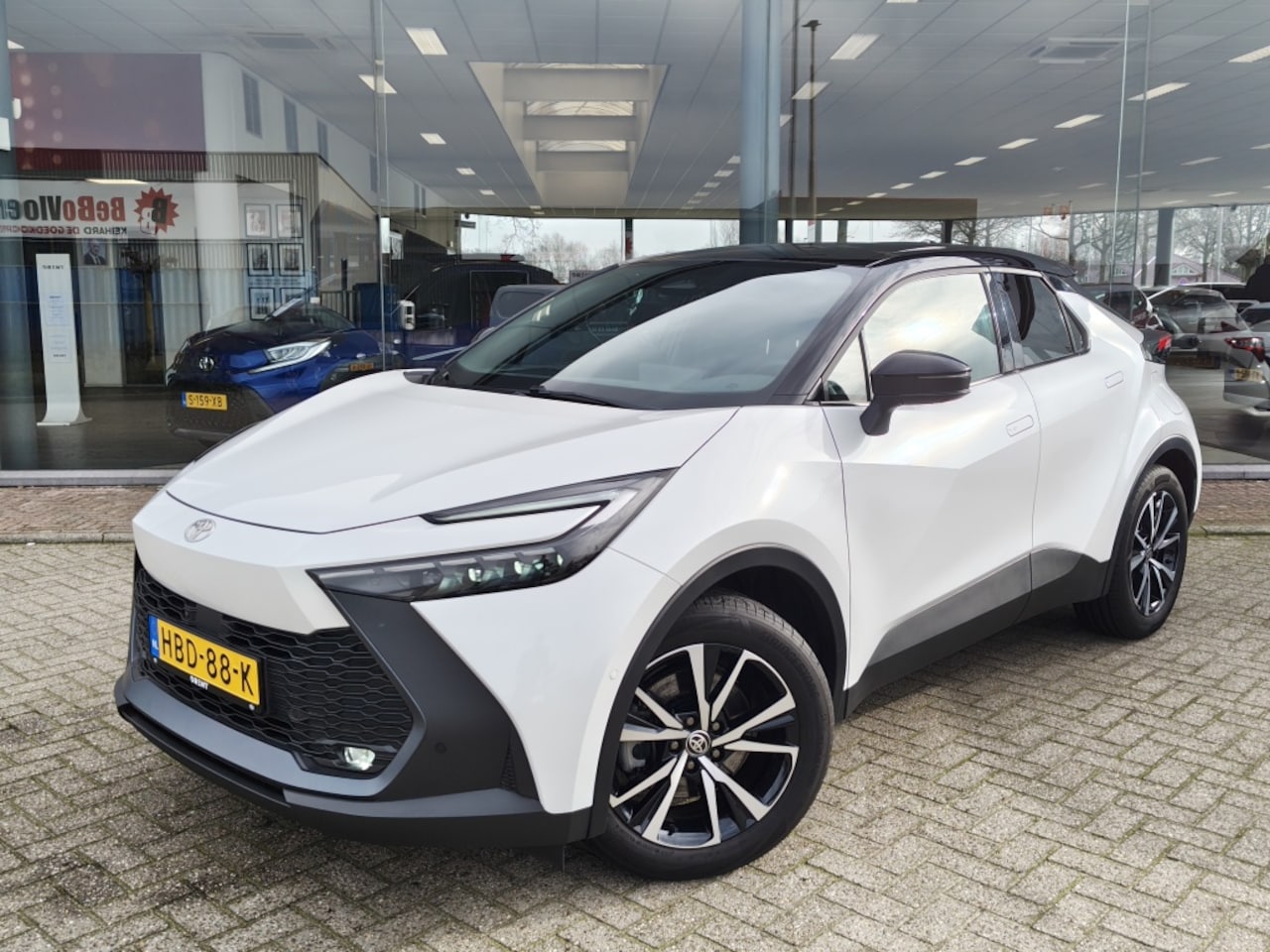 Toyota C-HR - 2.0 PHEV 220 First Edition | Navi | Sensoren | 360 Camera| Dodeh - AutoWereld.nl
