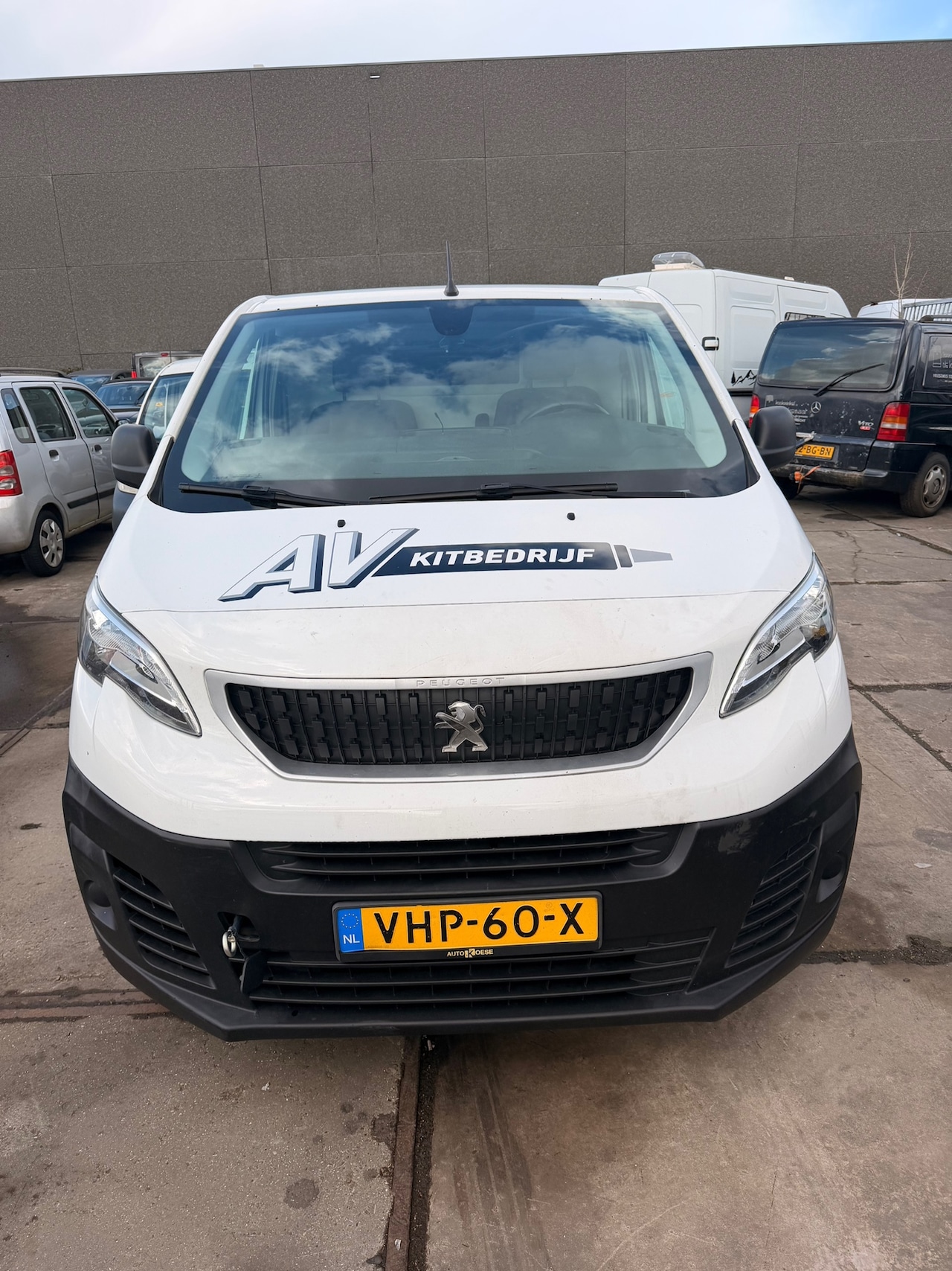 Peugeot Expert - 2.0 BlueHDI 120 Standard Premium 2.0 BlueHDI 120 Standard Premium - AutoWereld.nl