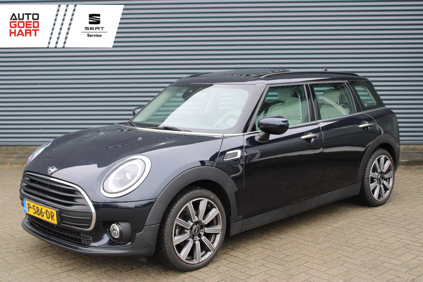 MINI Clubman - Mini 1.5 Cooper Navigatie Full-Led Panoramadak Vol-Leder - AutoWereld.nl