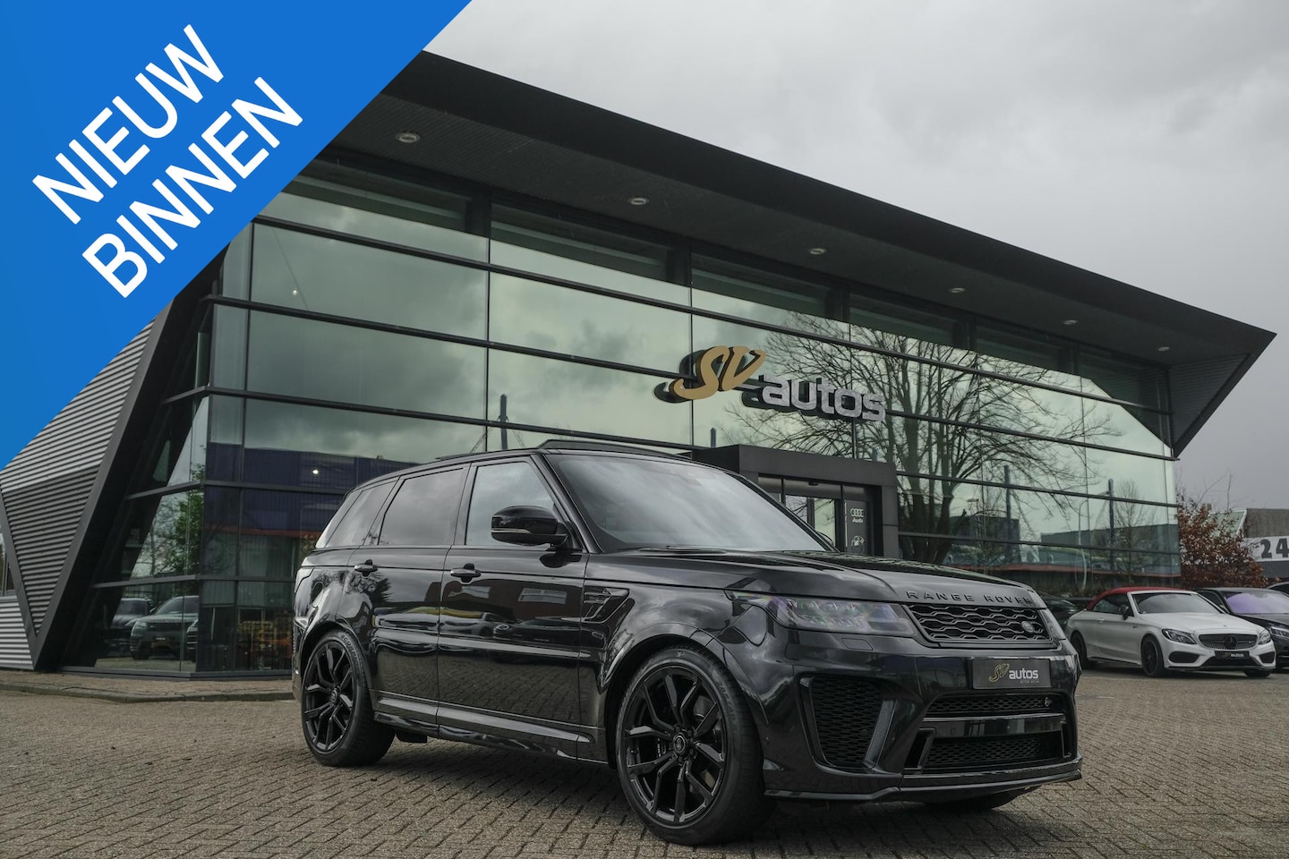 Land Rover Range Rover Sport - P575 SVR 575pk Panoramadak *BTW* Head-up Alcantara Schaalstoelen 22" LMV - AutoWereld.nl