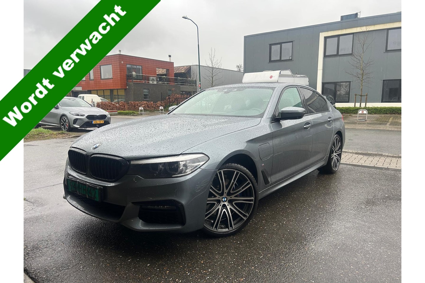BMW 5-serie - 530e 252 PK iPerformance High Executive M-Sportpakket / 97% SOH/ Schuifdak/ Sport-Stoelen/ - AutoWereld.nl