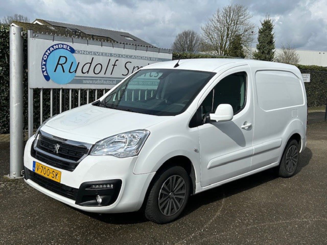 Peugeot Partner - 120 1.6 BlueHDi 75 L1 Premium Pack 120 1.6 BlueHDi 75 L1 Premium Pack - AutoWereld.nl