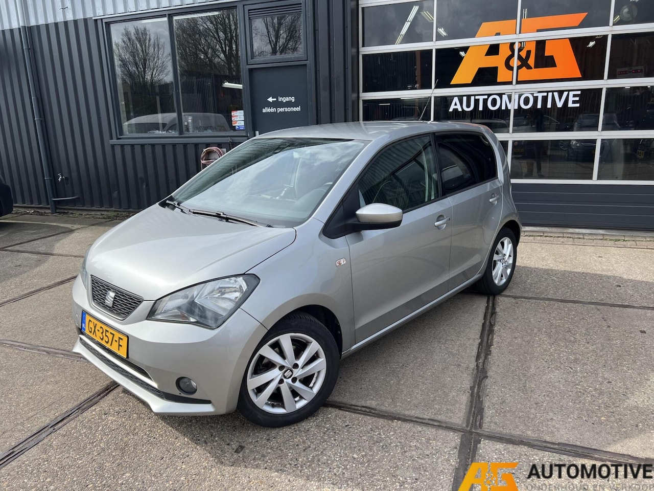 SEAT Mii - 1.0 Style Sport 5DRS Grijs 2015 | Airco | Cruise | PDC | - AutoWereld.nl