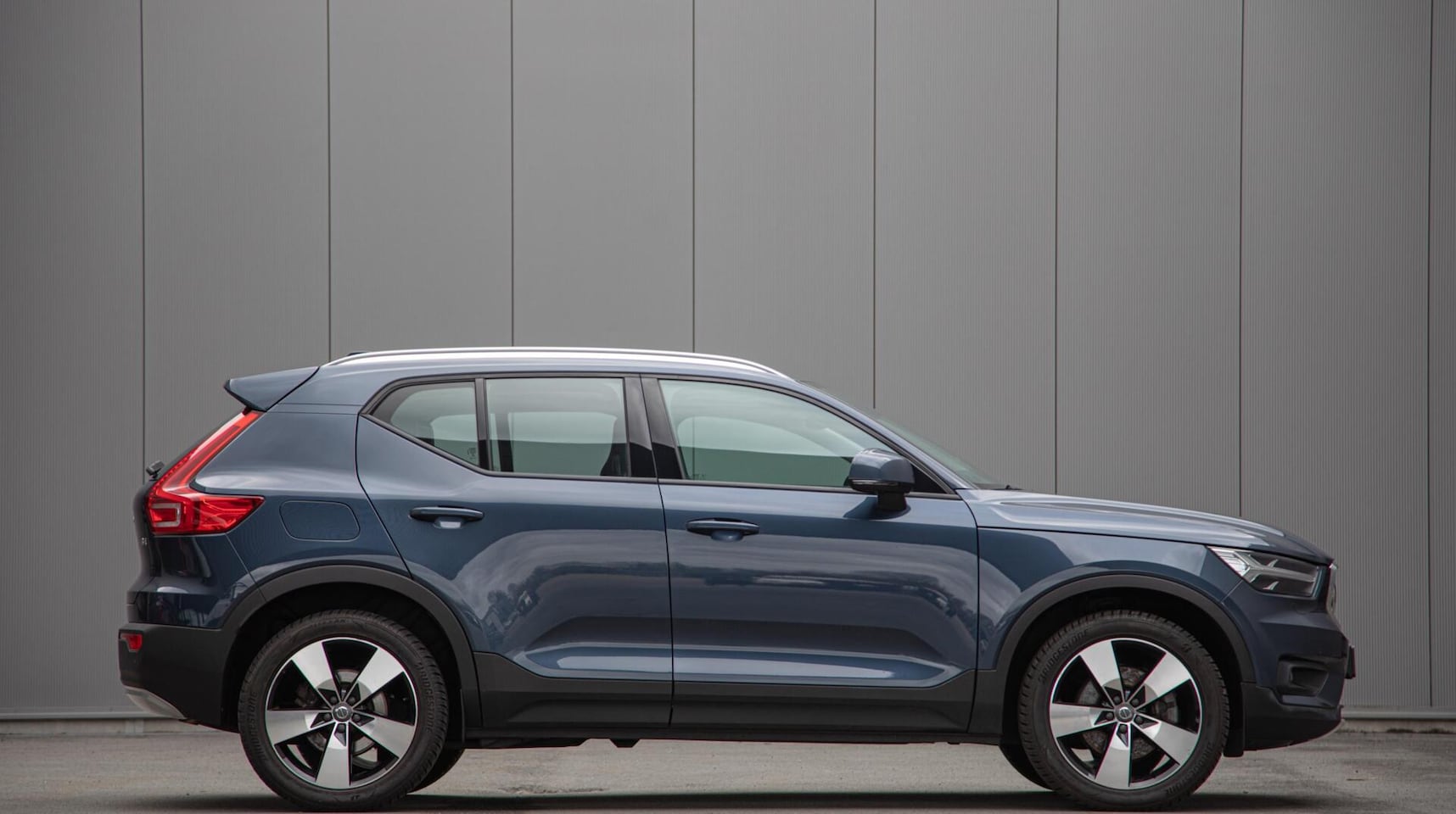 Volvo XC40 - 2.0 B4 Momentum Pro |Full option|Pano|360|Leer|Blis - AutoWereld.nl
