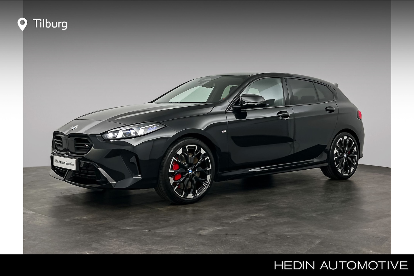 BMW 1-serie - M135 xDrive | Comfort Acces | Harman Kardon | Getint Glas achter | Stoelverwarming | - AutoWereld.nl