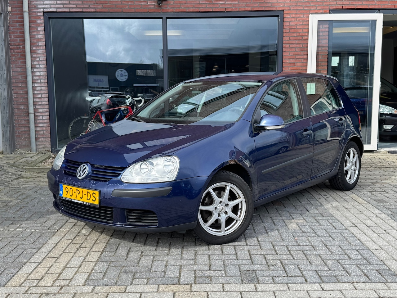Volkswagen Golf - 1.6 FSI Trendline | Cruise | Clima | Nieuwe APK | - AutoWereld.nl