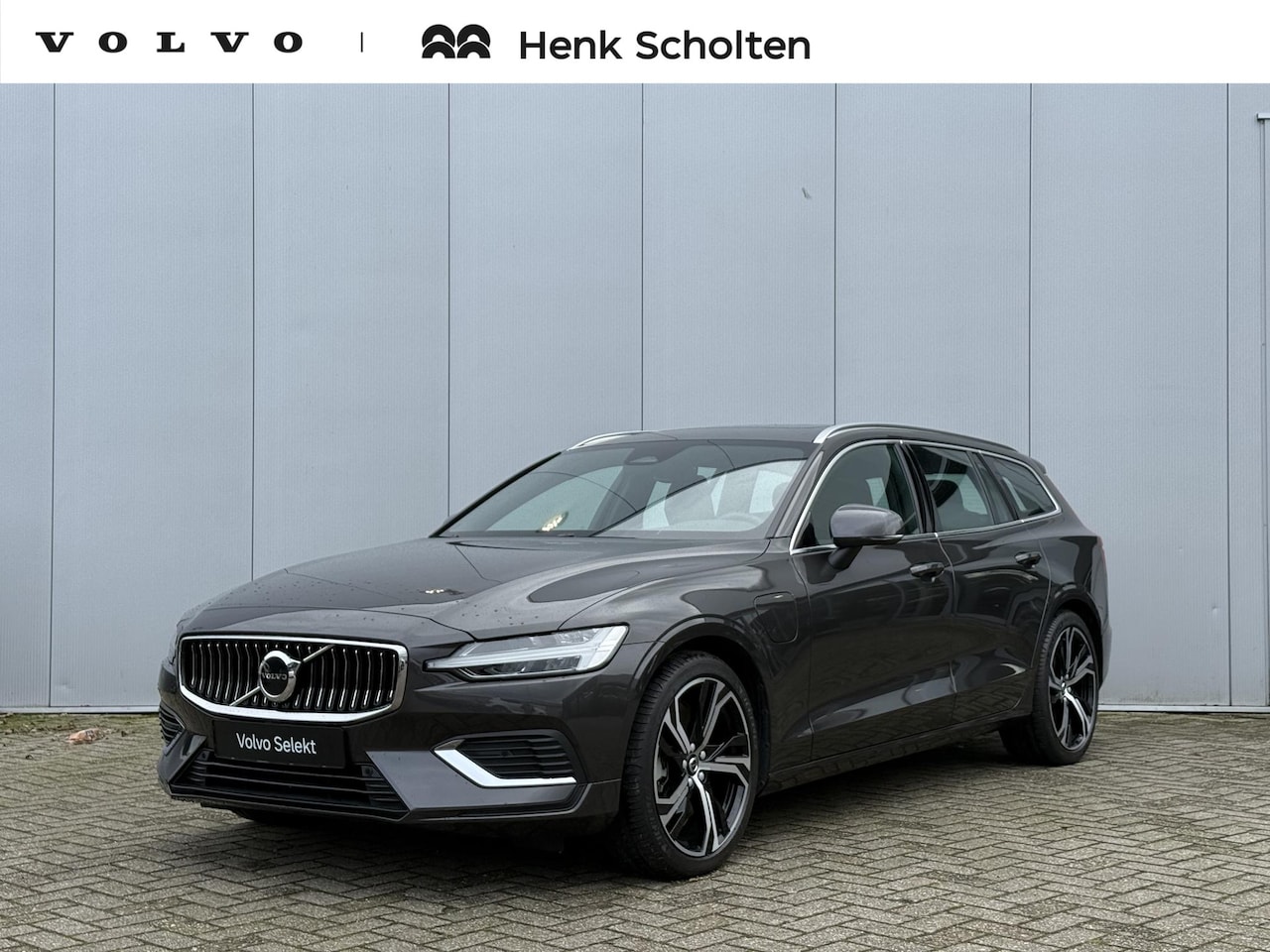 Volvo V60 - T6 Automaat Plug-in hybrid AWD Plus Bright | Panoramadak | Stoel- & Stuurwielverwarming | - AutoWereld.nl