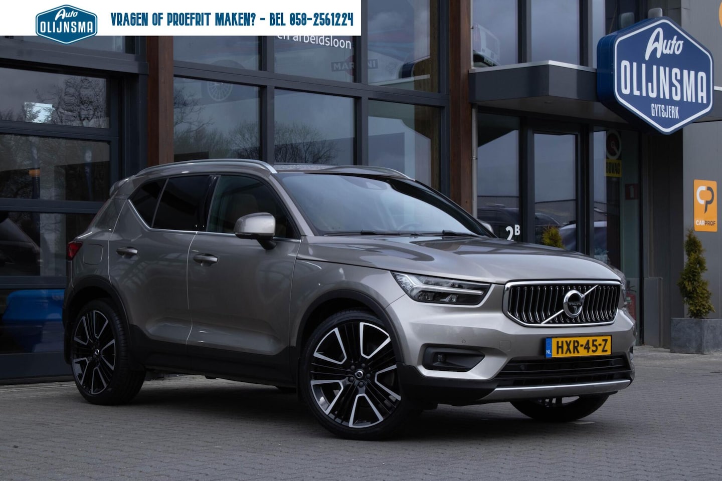Volvo XC40 - T4 PHEV Inscription|Panoramadak|Leer|360Camera|BLIS| - AutoWereld.nl