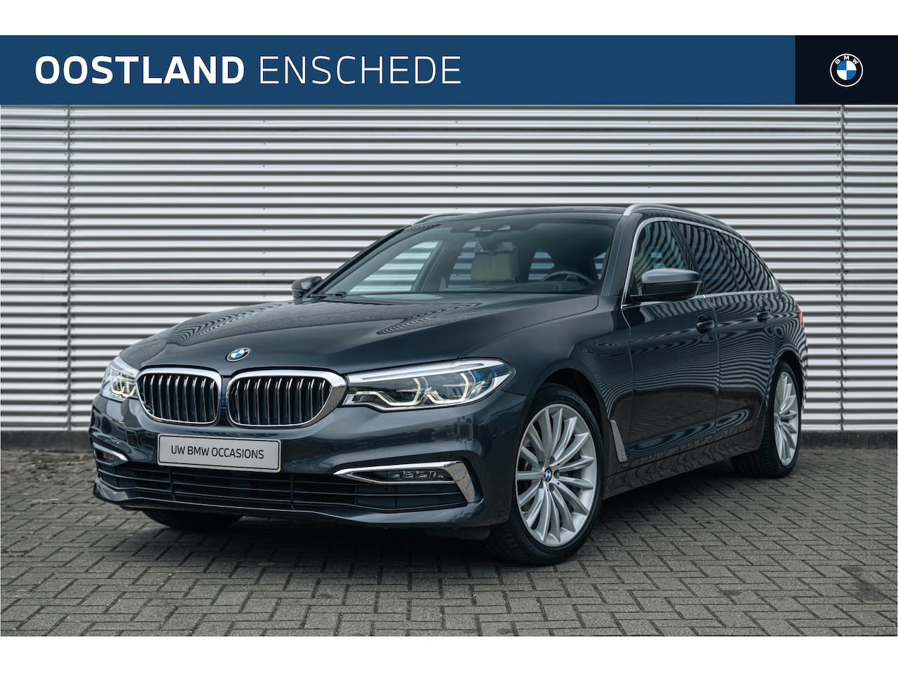 BMW 5-serie Touring - 520i High Executive Luxury Line Automaat / Panoramadak / Trekhaak / Achteruitrijcamera / S - AutoWereld.nl