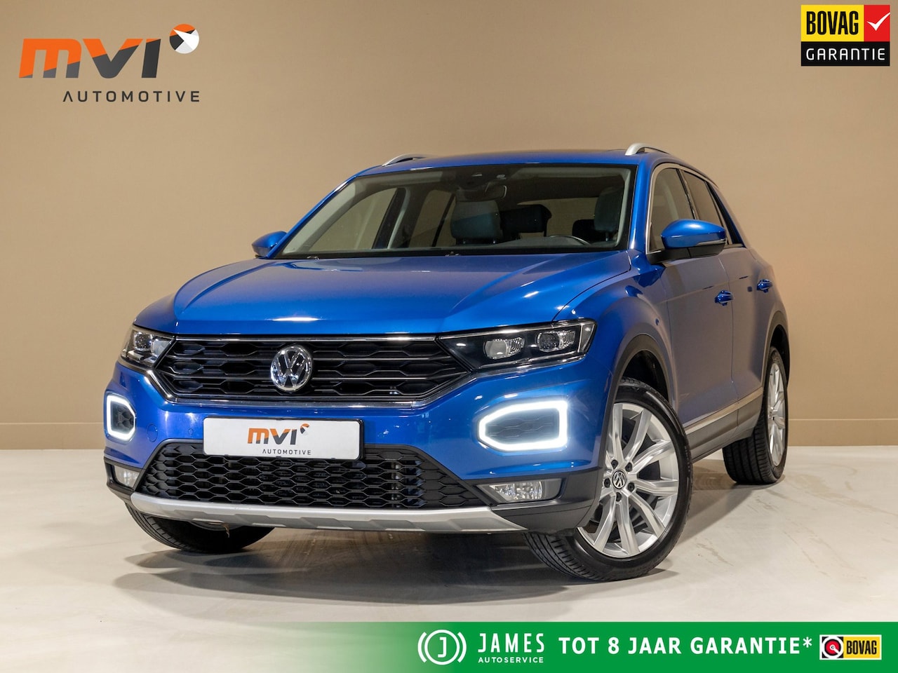 Volkswagen T-Roc - 1.5 TSI Sport Business R / 150pk / Panorama dak / Trekhaak / Achteruitrij camera / Leder / - AutoWereld.nl