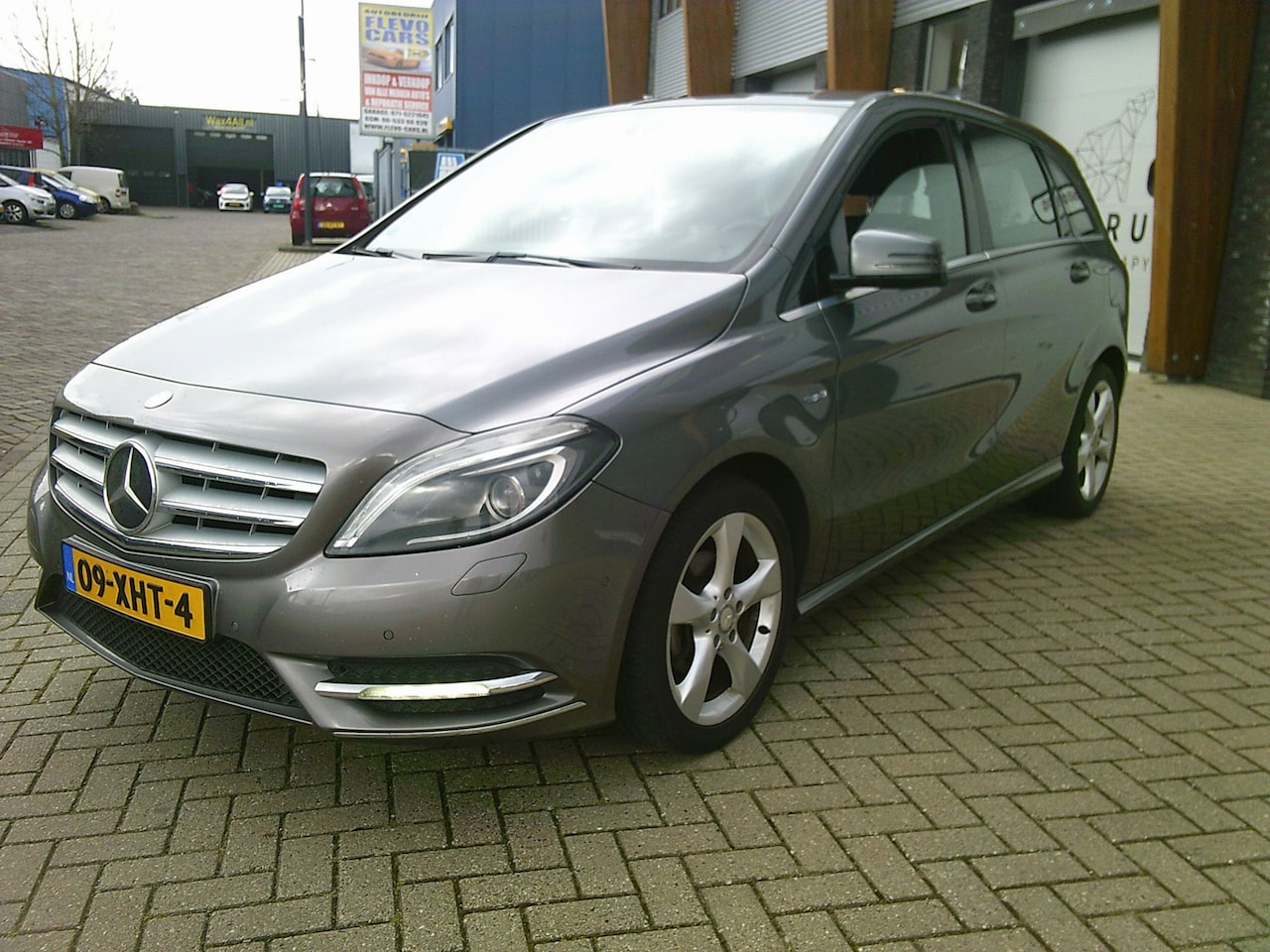 Mercedes-Benz B-klasse - 180 Ambition Grijs 2012 Airco Navi - AutoWereld.nl