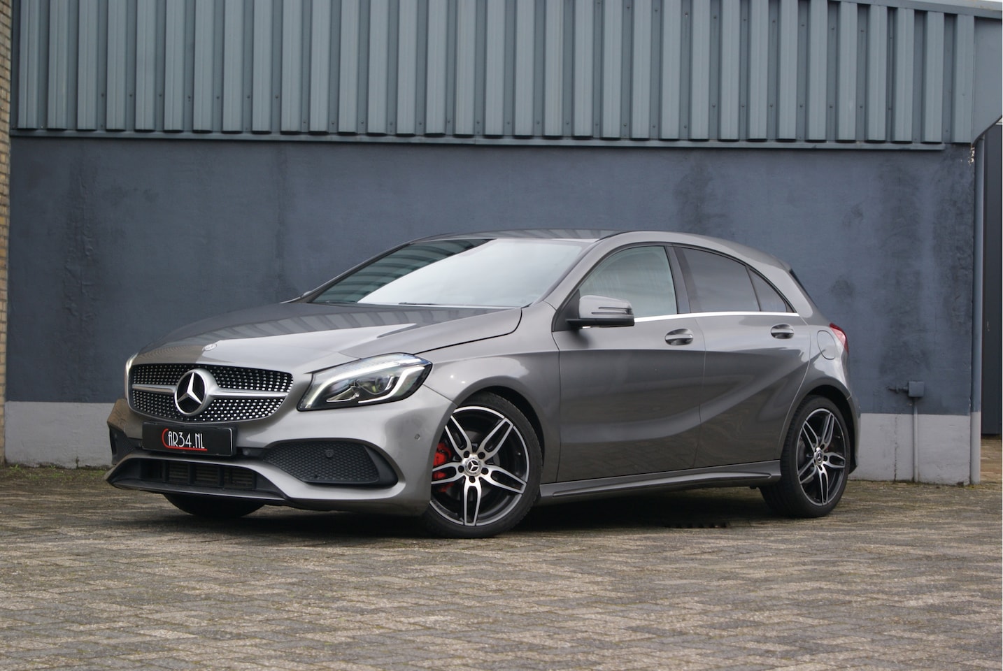 Mercedes-Benz A-klasse - 180 AMG Aut NL-Auto/Navi/Camera/LED/Stoelverw. - AutoWereld.nl