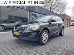 Volvo XC60 - 2.4 D5 AWD Momentum Dealer onderhouden Origineel NL Trekhaak Clima PDC 18 inch Stoelverwar