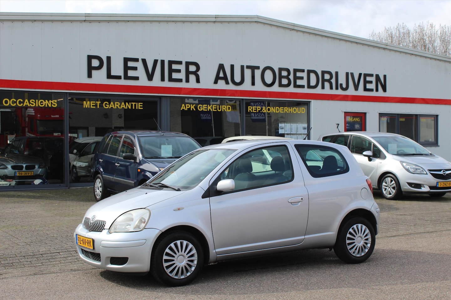 Toyota Yaris - 1.3 16V 3DR LINEA LUNA Sol - AutoWereld.nl
