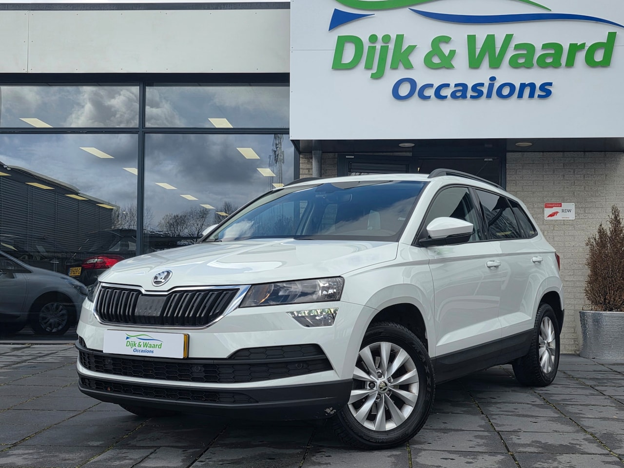 Skoda Karoq - 1.5 TSI Automaat – Leder – Cruise – Navigatie – - AutoWereld.nl