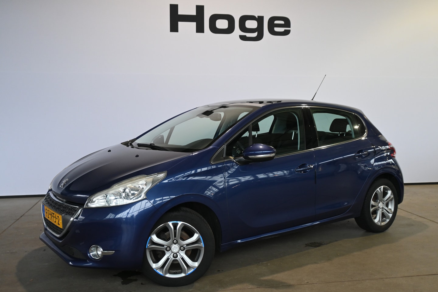 Peugeot 208 - 1.2 VTi Blue Lease Executive Airco Navigatie Panoramadak All in Prijs! Inruil Mogelijk! - AutoWereld.nl