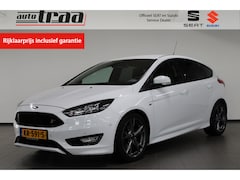 Ford Focus - 1.5 ST-Line / Verwarmde voorruit / 18'' LMV / Keyless start / PDC voor + achter /