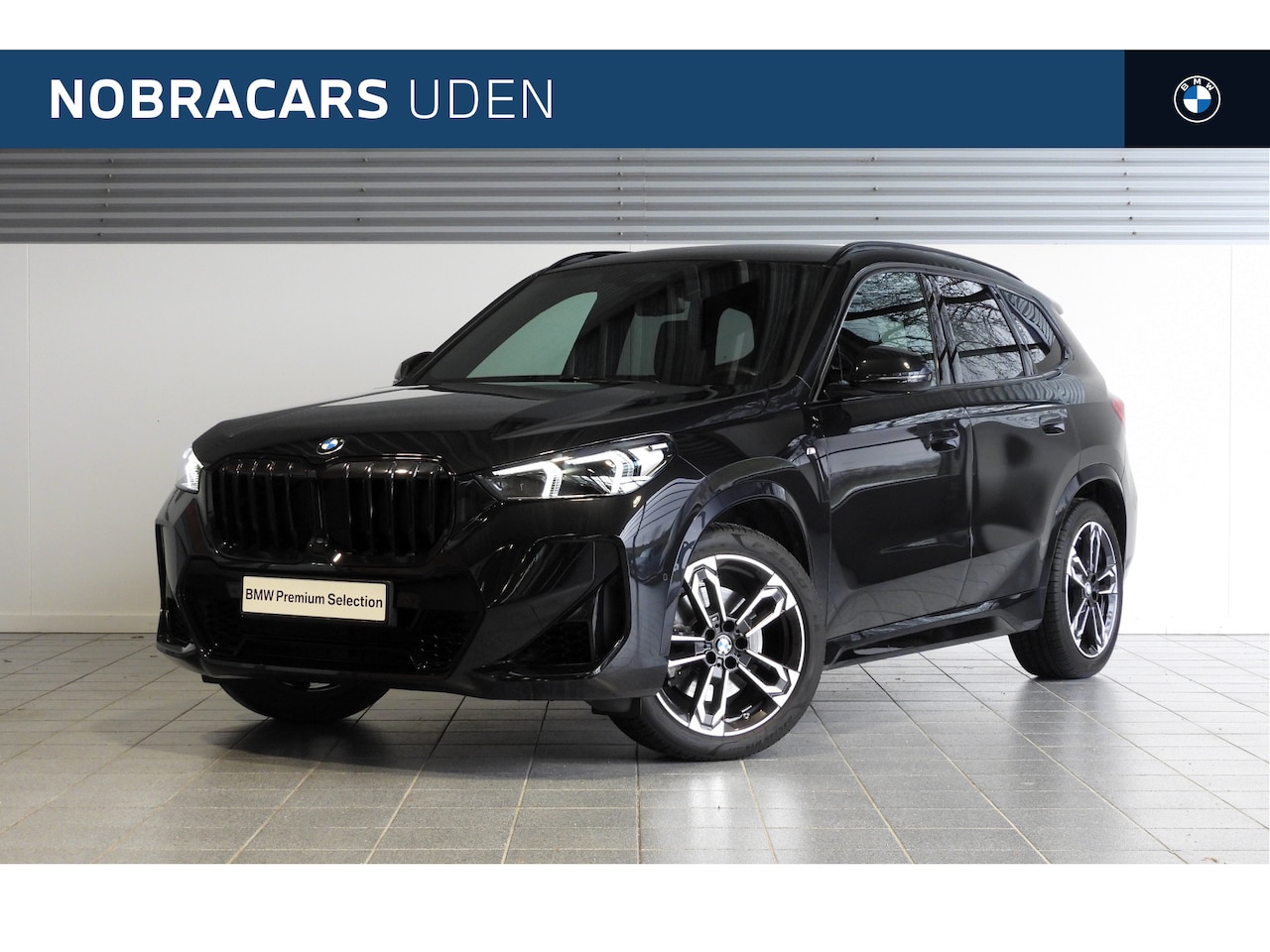 BMW X1 - xDrive23i M Sport Automaat / Trekhaak / Sportstoelen / Adaptieve LED / M Adaptief onderste - AutoWereld.nl