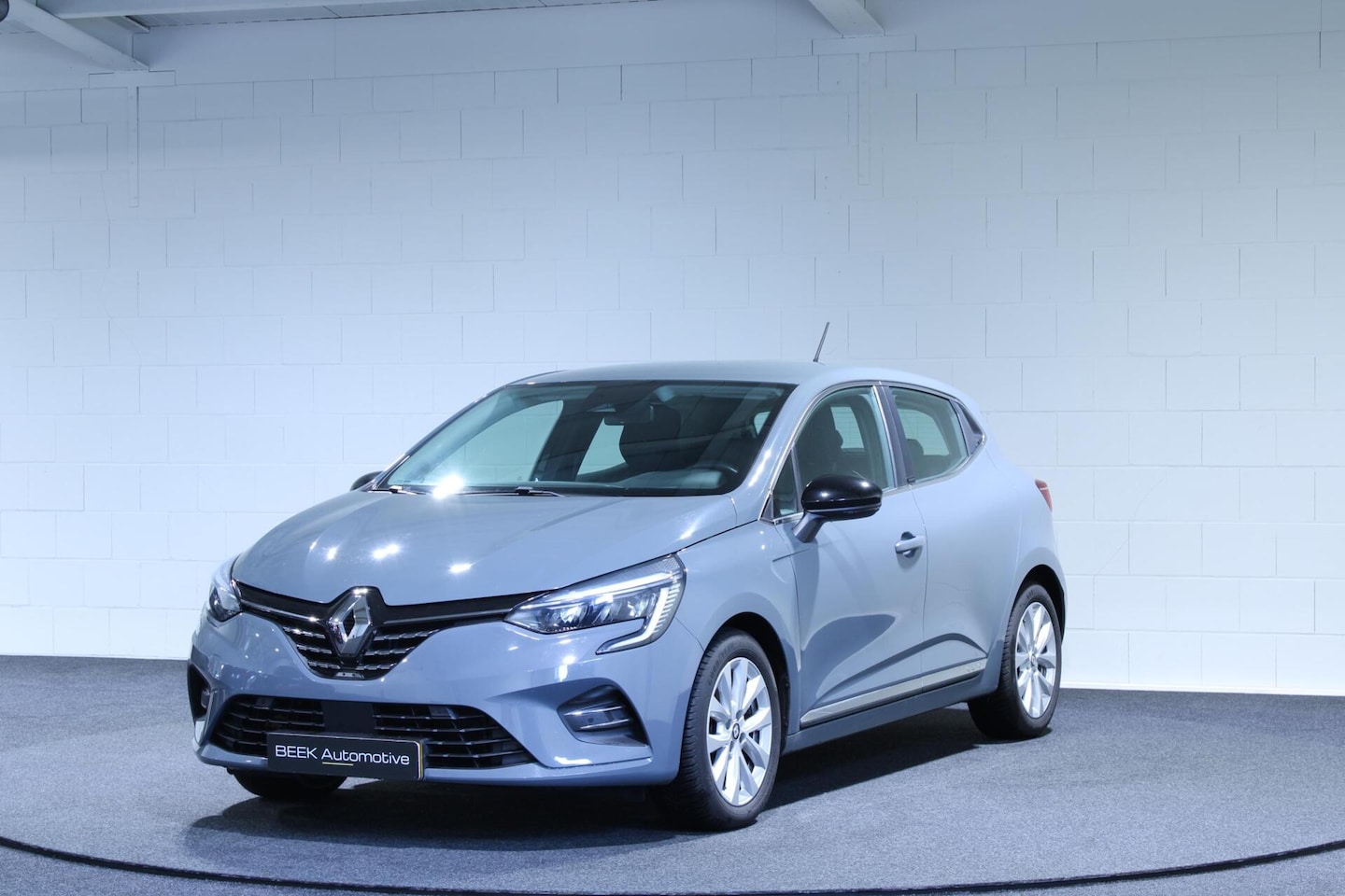 Renault Clio - 1.6 E-Tech Hybrid 140 Intens | Apple CarPlay | - AutoWereld.nl