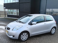 Toyota Yaris - 1.3 VVTi Sol MMT Automaat