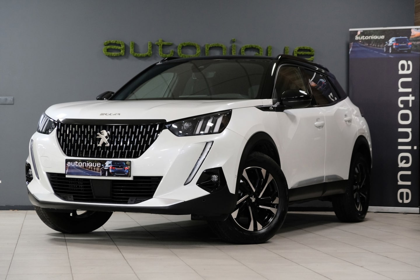 Peugeot 2008 - 1.2 PureTech GT |10.000km!! UNIEK| Apple Carplay/Navi/Camera NIEUWSTAAT - AutoWereld.nl