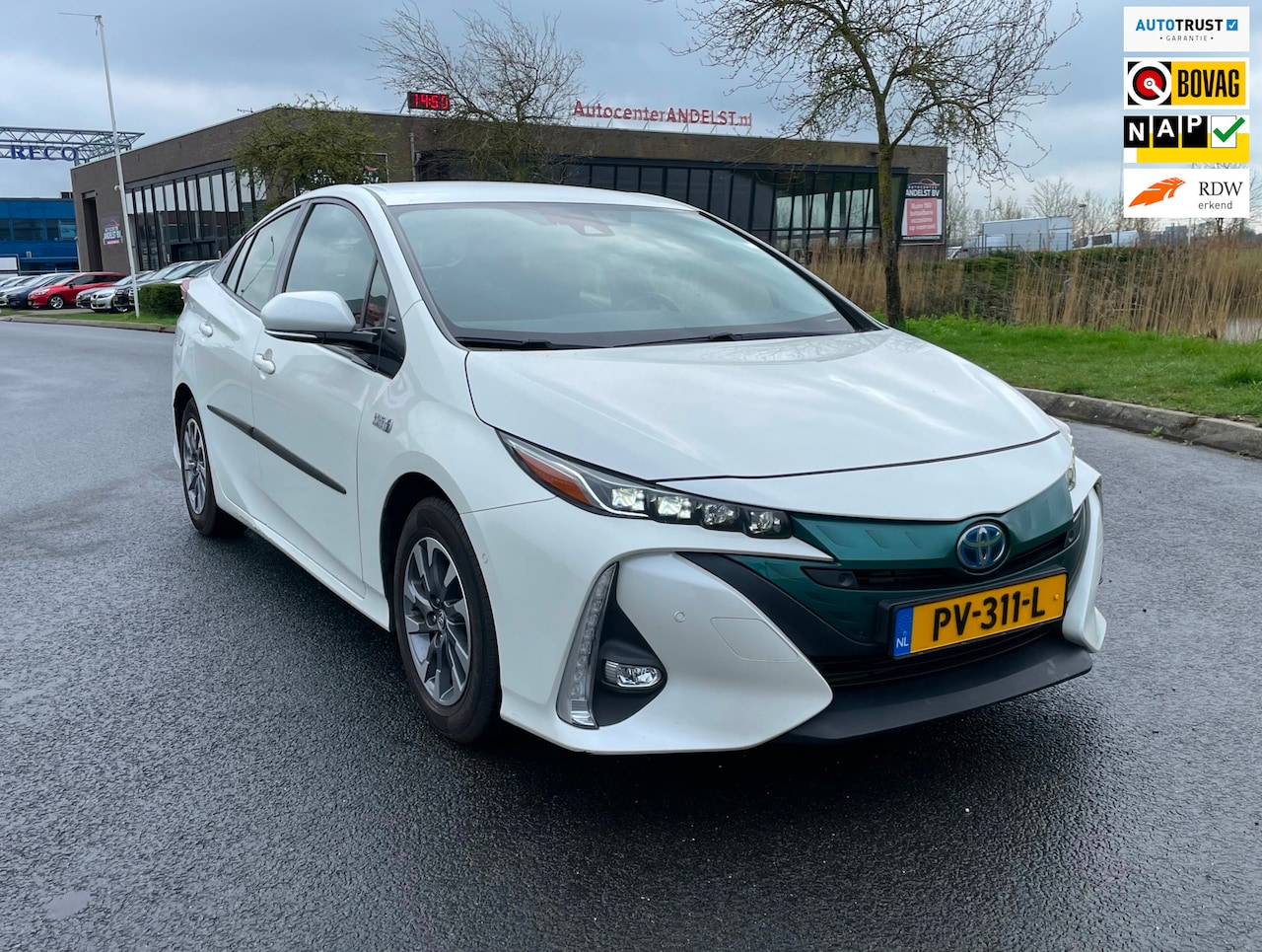 Toyota Prius - 1.8 Plug-in Business Plus 1.8 Plug-in Business Plus, Aut, Acc, Cam, Keyless, Pdc, Navi, HU display, Stoelvrw, JBL, G - AutoWereld.nl