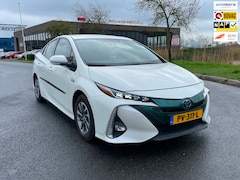 Toyota Prius - 1.8 Plug-in Business Plus, Aut, Acc, Cam, Keyless, Pdc, Navi, HU display, Stoelvrw, JBL, G