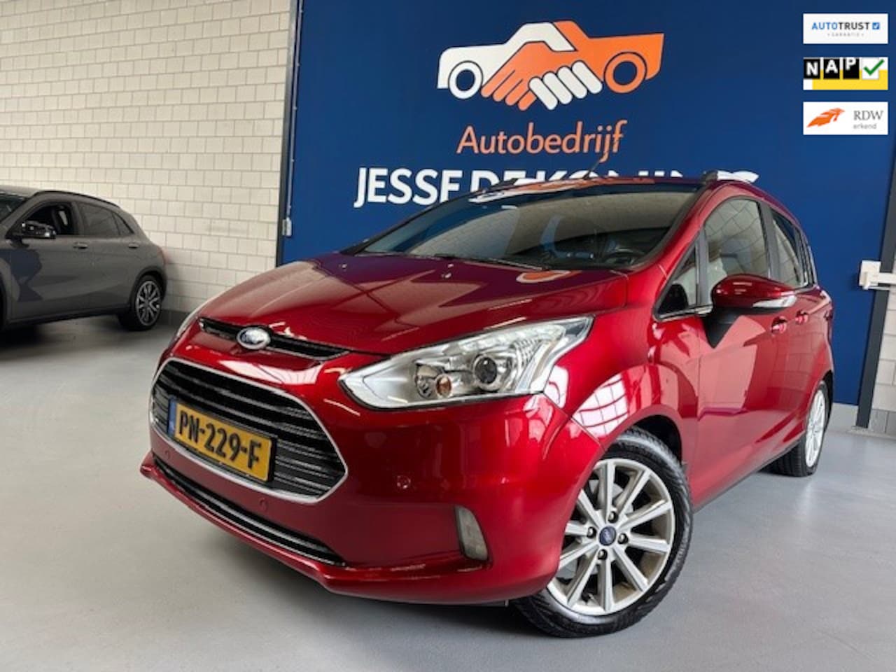 Ford B-Max - 1.0 EcoBoost Titanium / bj.2017 / NAP met 101957 km.en APK tot 09/2027 / Navigatie / Clima - AutoWereld.nl