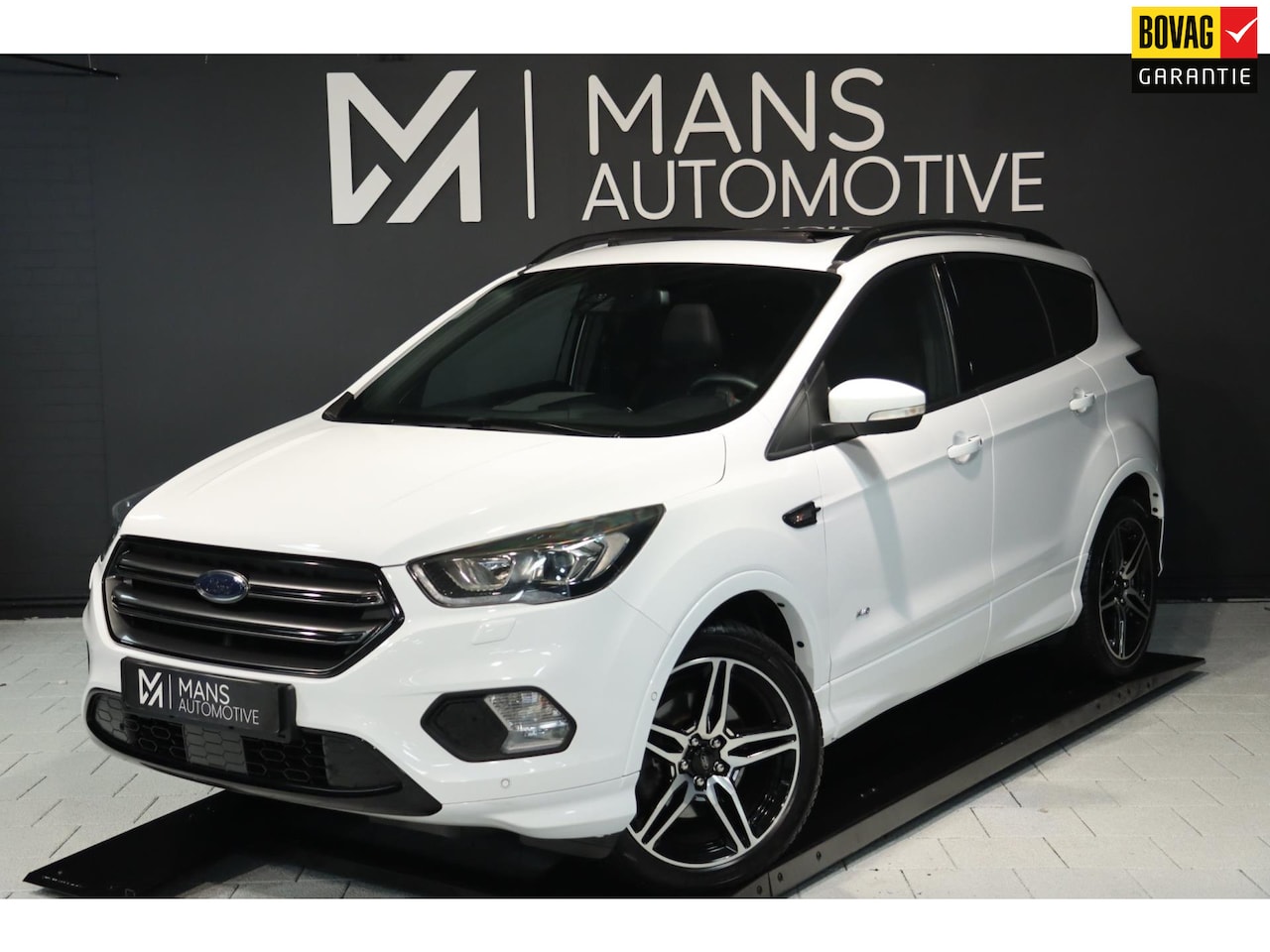 Ford Kuga - 1.5 EcoBoost ST Line / PANODAK / KEYLESS / CAMERA / CARPLAY / STOEL+STUURVERW - AutoWereld.nl