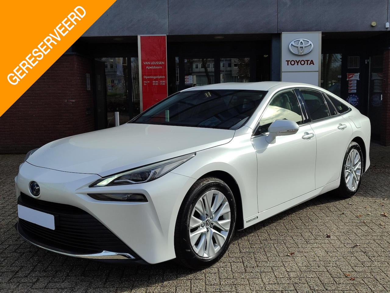 Toyota Mirai - DYNAMIC WATERSTOFAUTO JBL-AUDIO KEYLESS NAVI STOELVERW EL-STOEL CAMERA APPLE/ANDROID BLUET - AutoWereld.nl