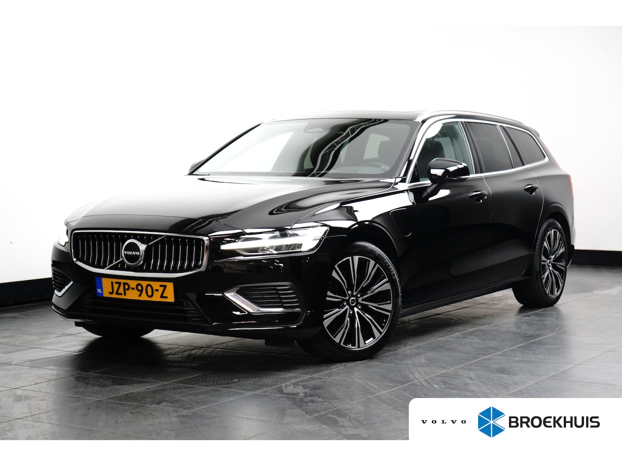 Volvo V60 - 2.0 T6 Plug-in hybrid AWD Plus Bright | Trekhaak | Panoramadak | Leder | - AutoWereld.nl