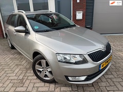 Skoda Octavia Combi - 1.6 TDI Greenline Businessline / Navi / Clima / Cruise / LM