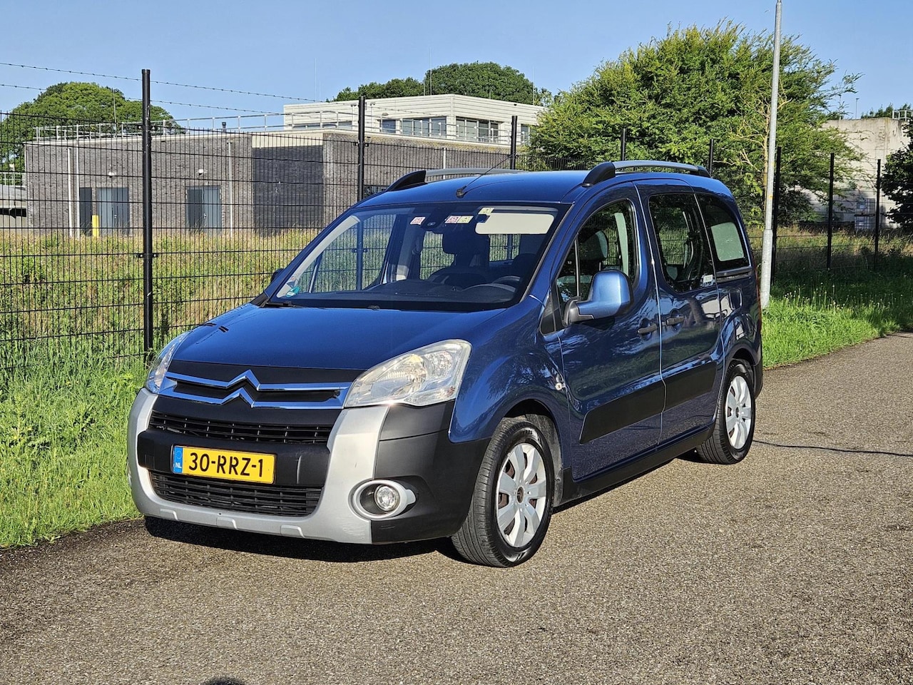 Citroën Berlingo - 1.6 VTi 120 XTR nieuwe APK Clima / Cruise/ Trekhaak / 2X Schuifdeur / 5-Pers. - AutoWereld.nl