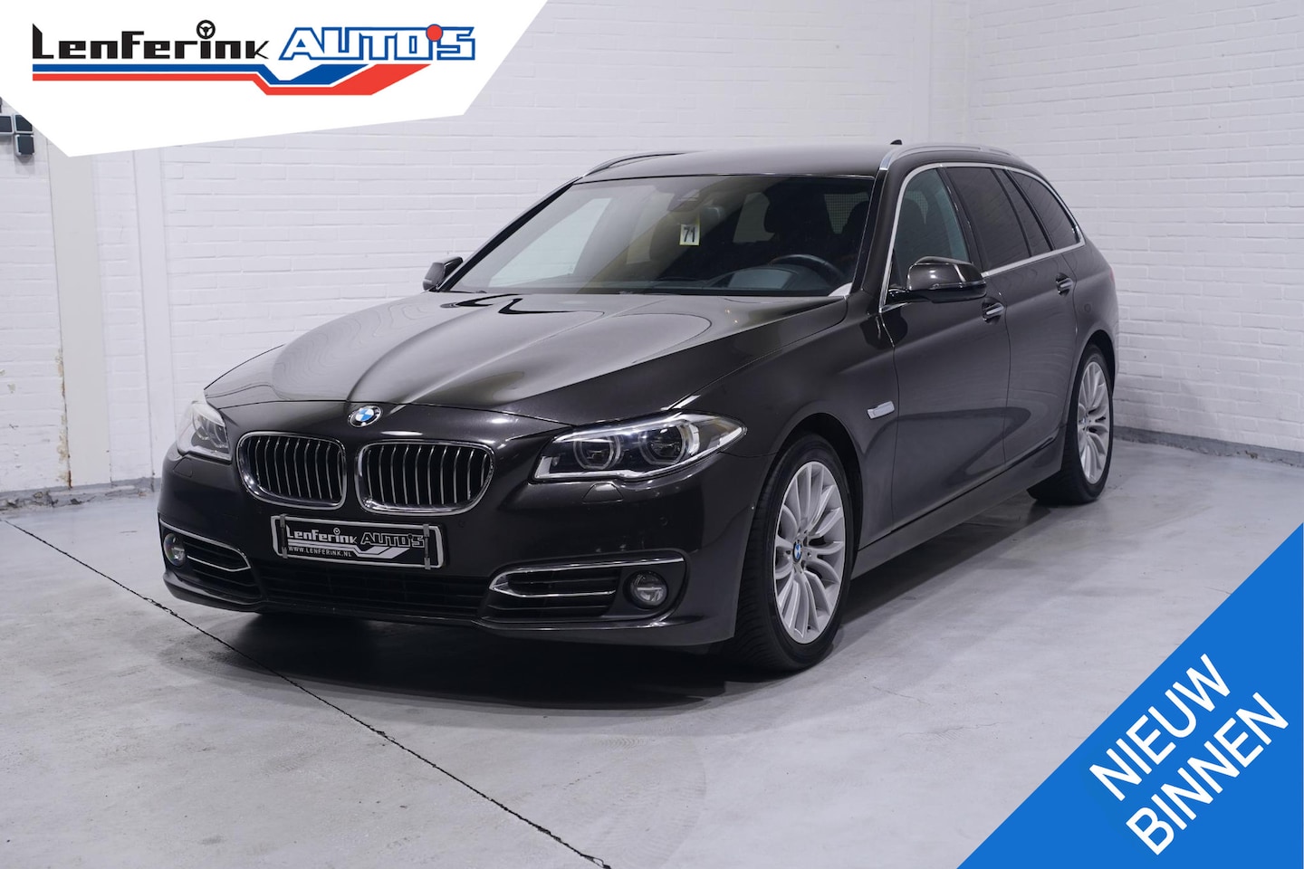 BMW 5-serie Touring - 535d Luxury line NAP Navi Head up Sportstoelen Leder Camera Harman Kardon PDC v+a - AutoWereld.nl
