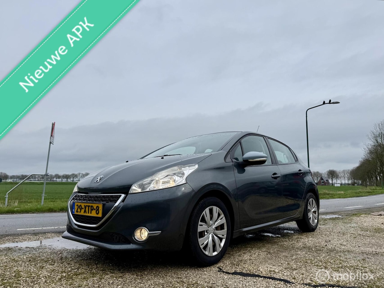 Peugeot 208 - 1.2 Vti Blue Lease 1.2 VTi Blue Lease, BJ 2012, Nette Auto, Airco - AutoWereld.nl