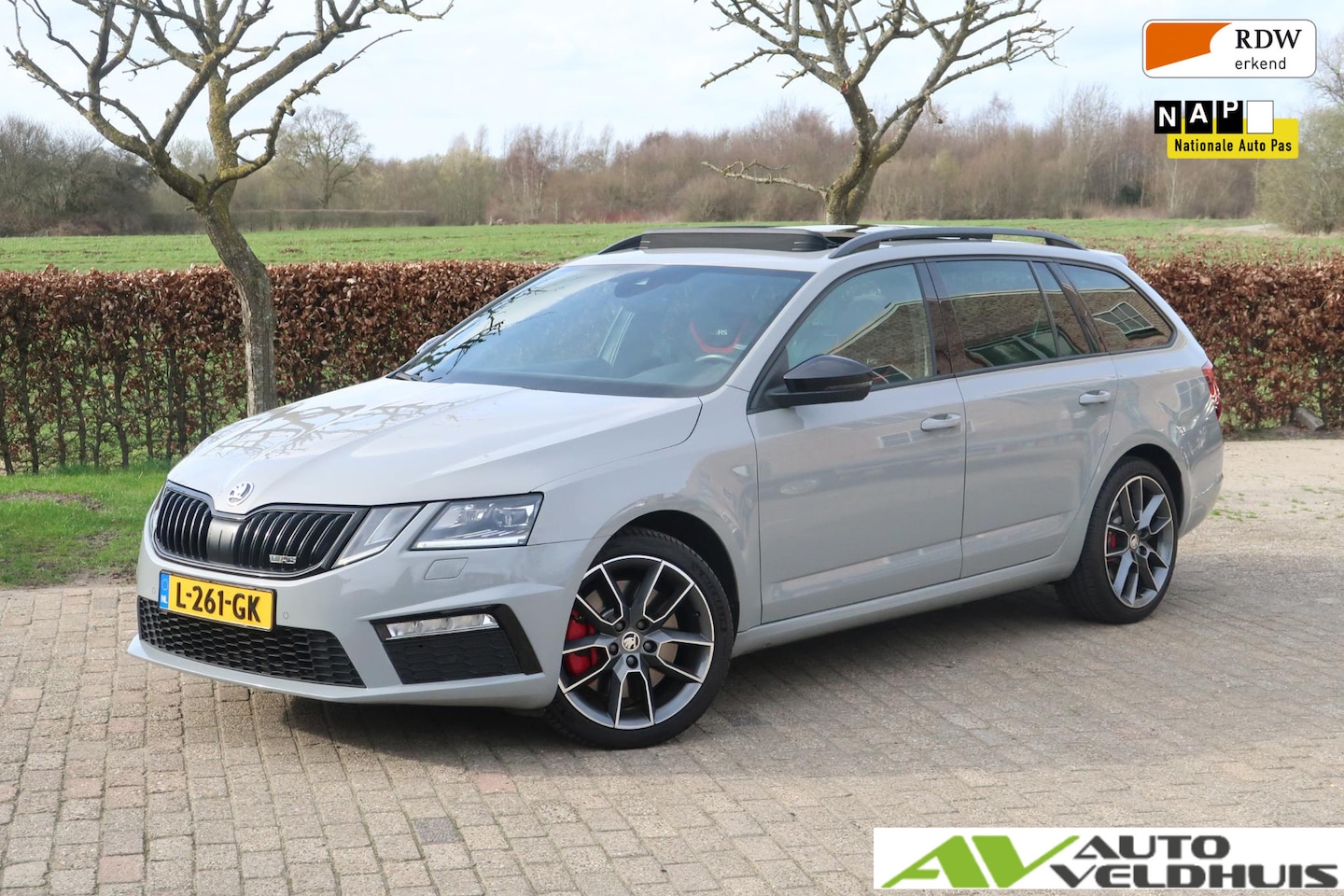 Skoda Octavia Combi - 2.0 TSI RS 245 Business VRS PANO-DAK/TREKHAAK/CAMERA/STOELVER/ - AutoWereld.nl
