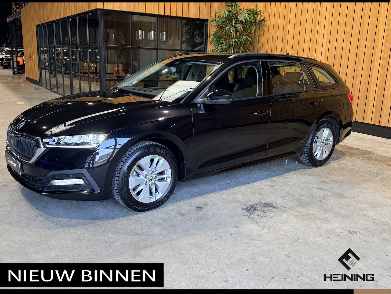 Skoda Octavia Combi - 1.0 TSI Business Edition. Navi. Apple-carplay.Trekhaak. Dealer onderhouden met NAP - AutoWereld.nl