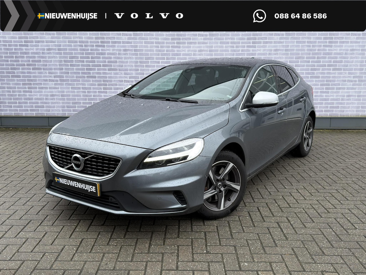 Volvo V40 - 2.0 D3 Business Sport | Lederen Bekleding | Achteruitrijcamera | Panoramadak | Keyless Ent - AutoWereld.nl