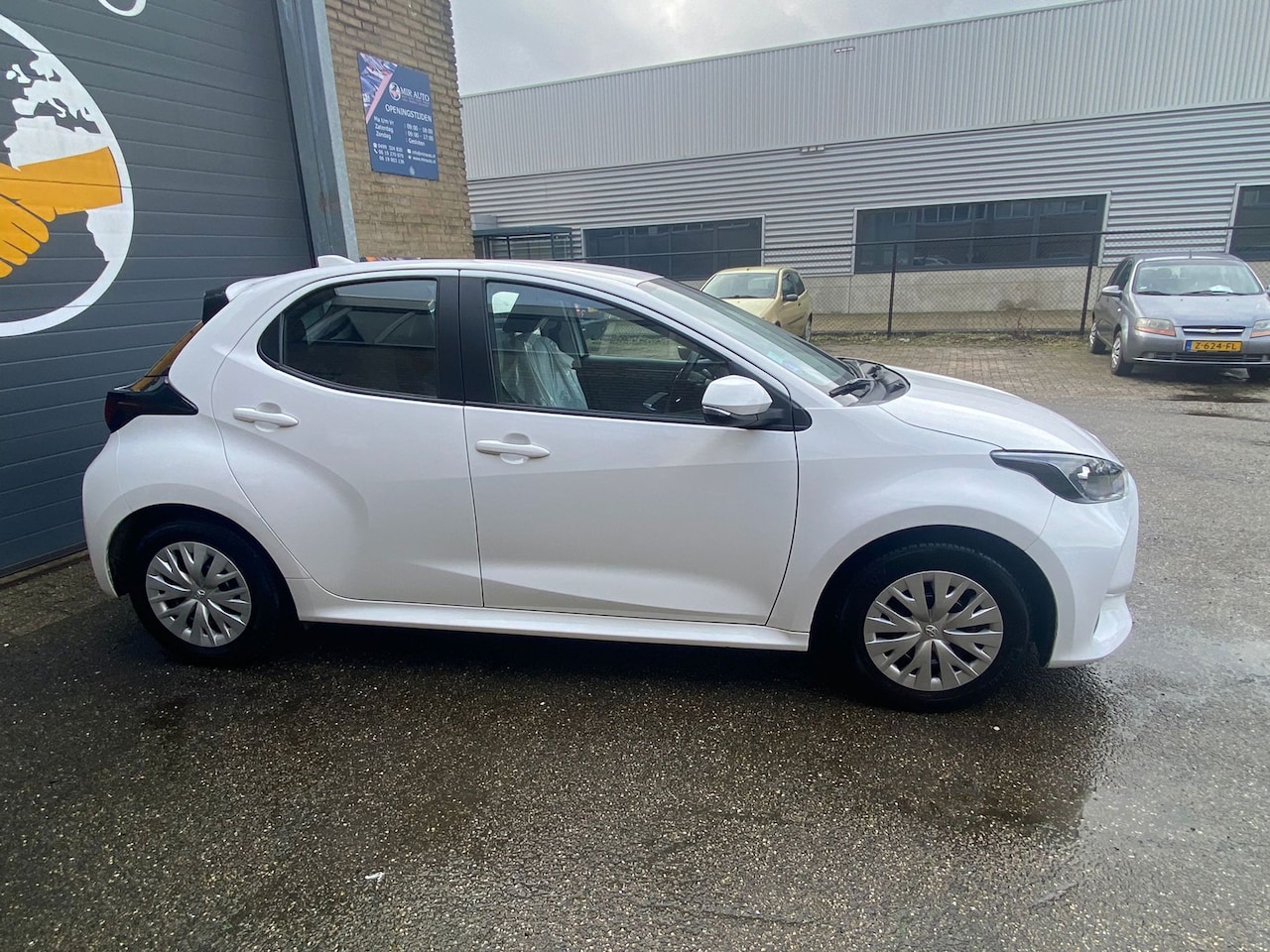 Toyota Yaris - 1.5 Hybrid Executive 1.5 Hybrid Executive - AutoWereld.nl