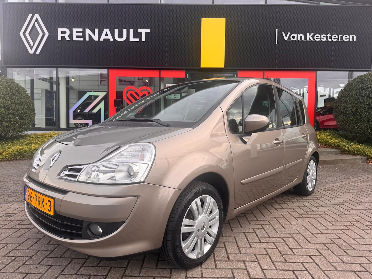 Renault Grand Modus - 1.2 TCE 100pk / Delaer O.H. / 1/2 Leder / LMV - AutoWereld.nl