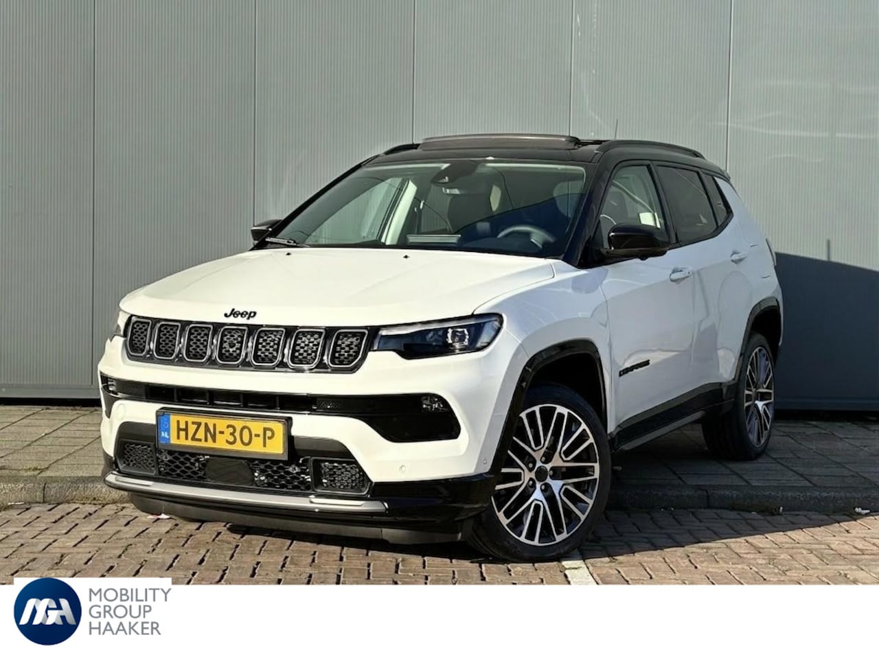 Jeep Compass - 4xe 240 Plug-in Hybrid Electric Summit | Schuif-Kanteldak | Apple-Android | Adaptive Cruis - AutoWereld.nl